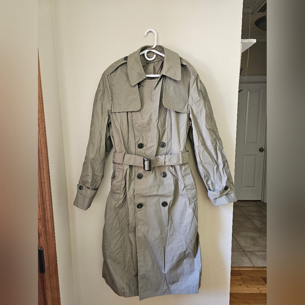 USMC Raincoat Without The Inner Lining - Size 42L